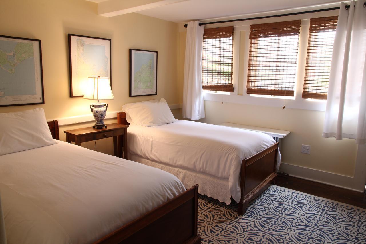 The Oak Bluffs Inn Bagian luar foto