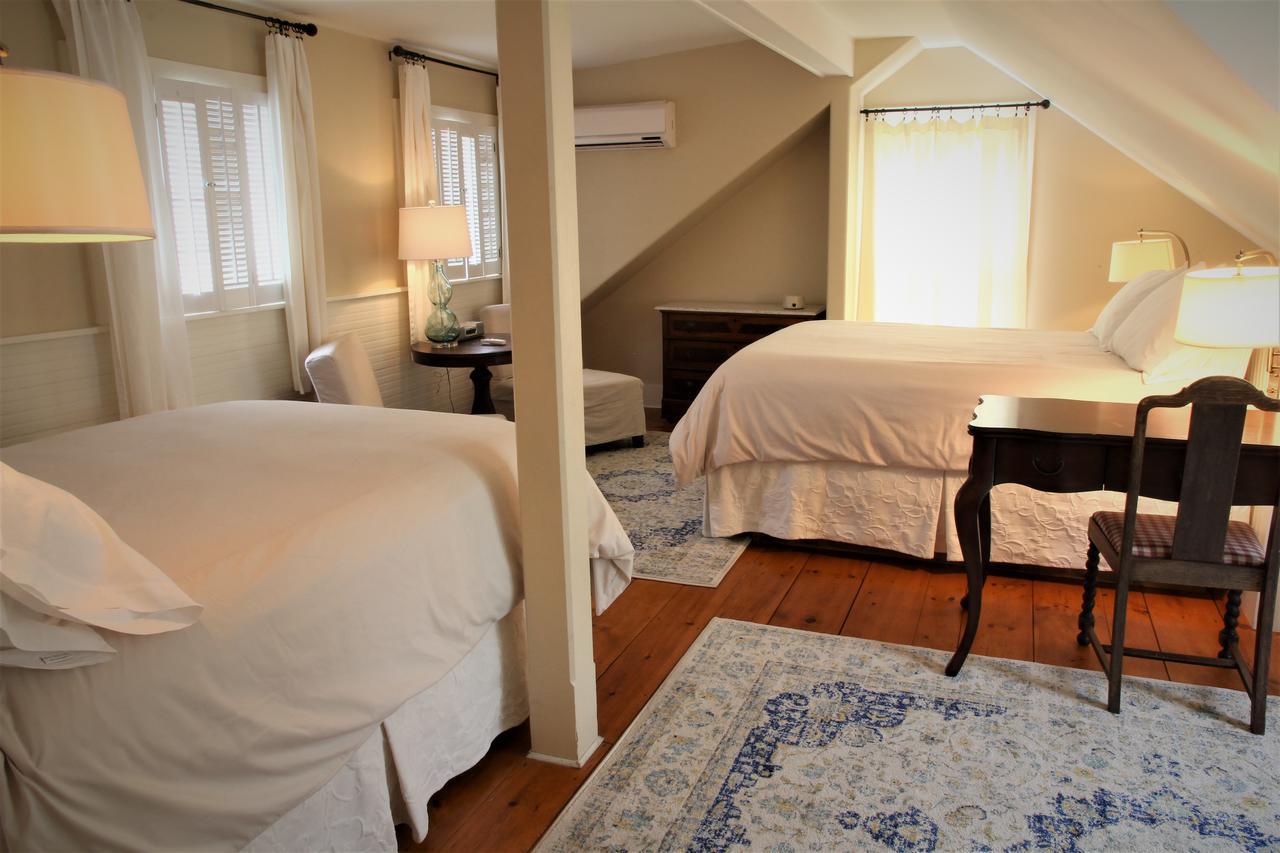 The Oak Bluffs Inn Bagian luar foto