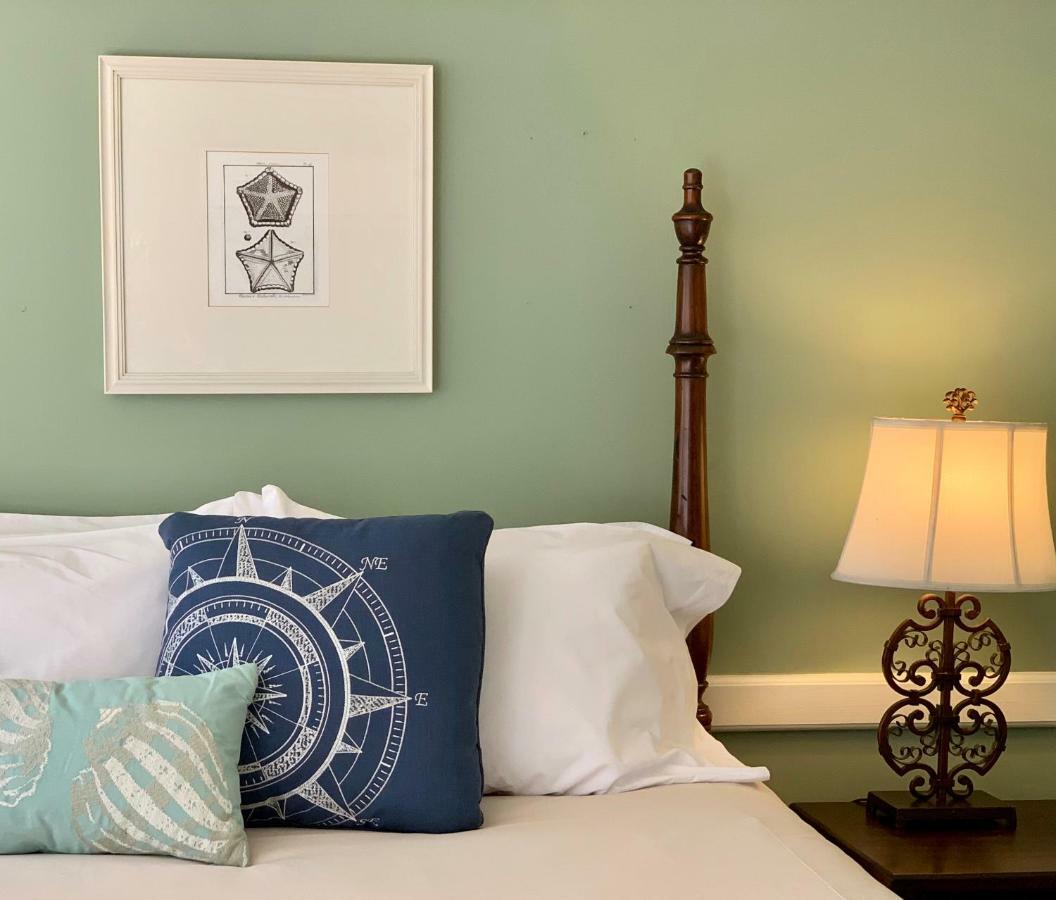 The Oak Bluffs Inn Bagian luar foto